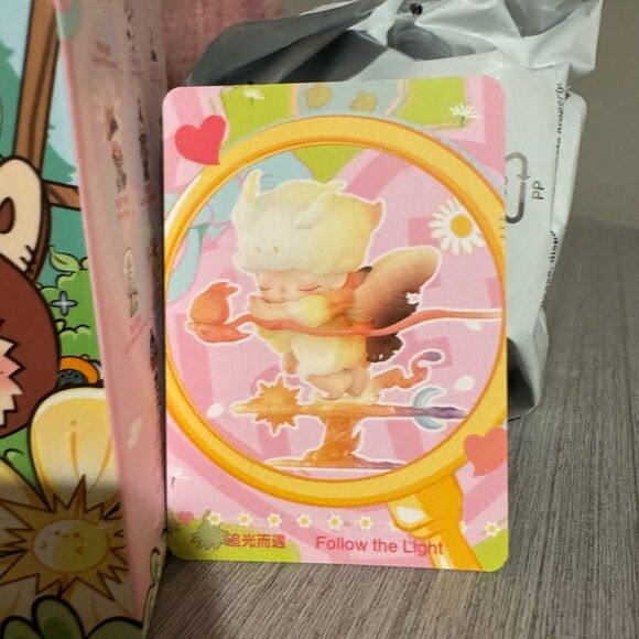 "Dimoo- Follow The Light" ~ 100% Authentic Popmart Finding Mokoko Figure - Picture 2 of 3